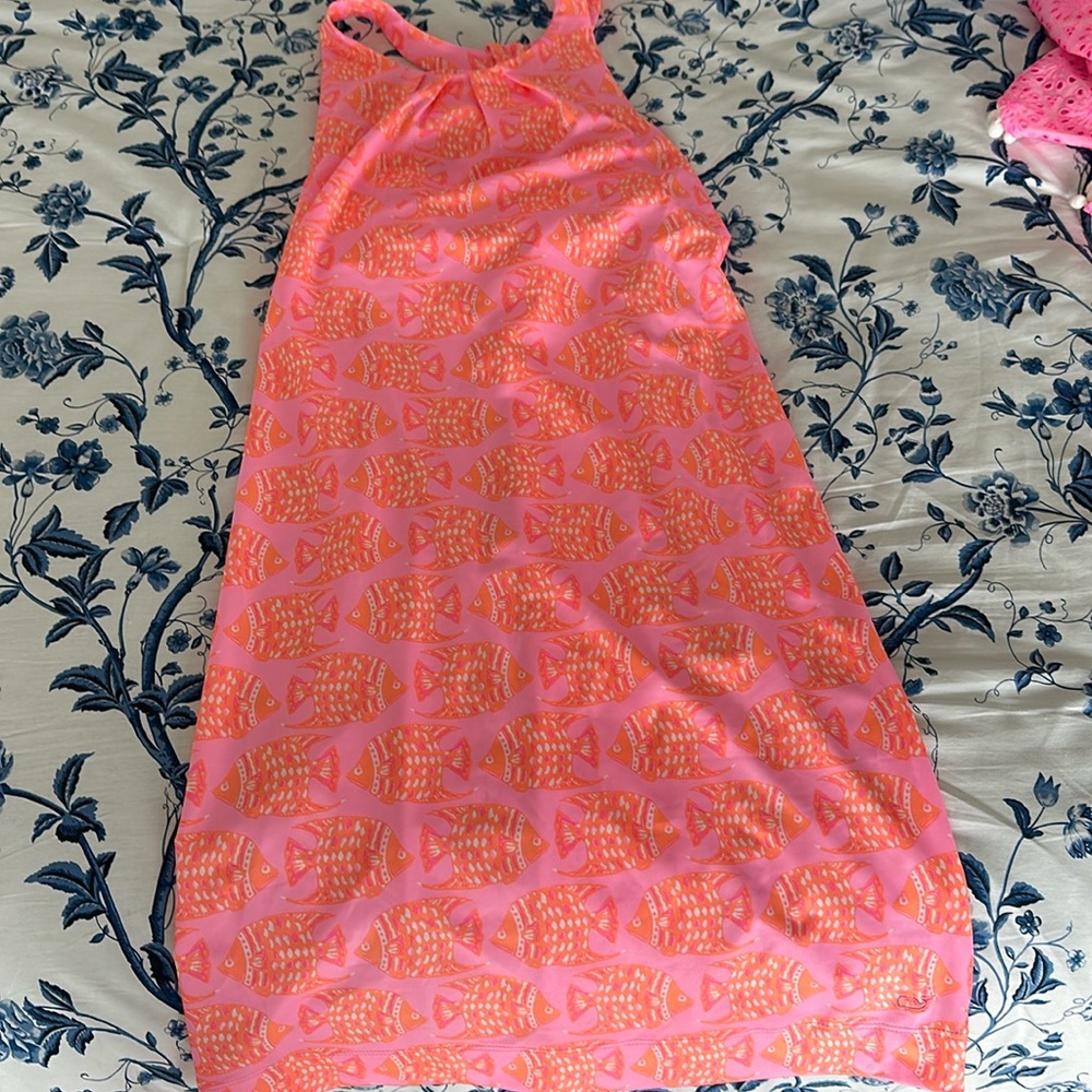 Never worn vineyard vines fish performance dress